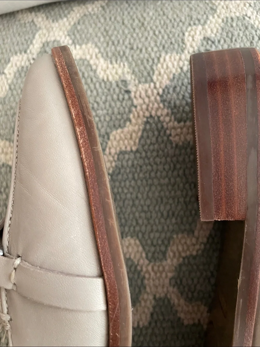 Aerosoles South East Grey Leather Loafers in Size 8